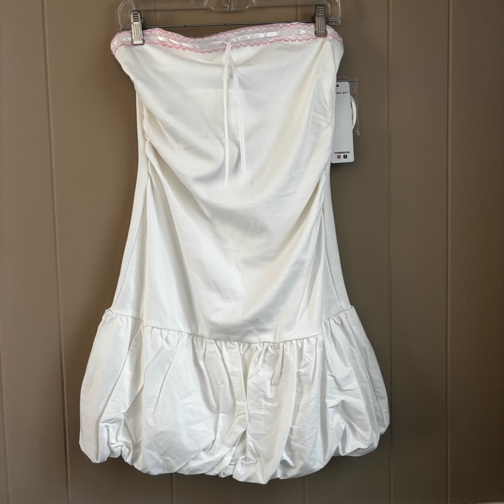 Juniors Madden Girl Ivory Bubble Hem Mini Dress with removable straps. Large